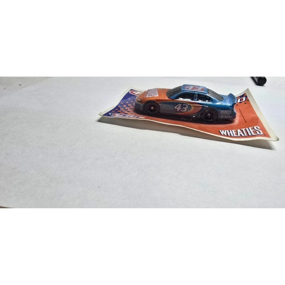 2000 Racing Champions NASCAR #43 Richard Petty Wheaties promotional car 1/64